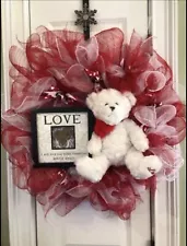 New 26 “ Handmade Mesh Valentine’s Wreath Does Have Ribbon In With Mesh