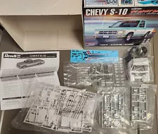 Monogram Chevy S-10 The Street Sleeper 1/25 4503 Pickup White Model Kit Open Box