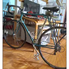 1985 Schwinn Tempo 10-Speed Road Bike