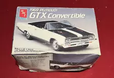 AMT 1969 PLYMOUTH GTX CONVERTIBLE 1/25 SCALE PLASTIC MODEL KIT