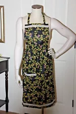 Full Apron Black Grapevine Print Front Pocket Lace Trim