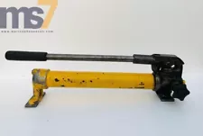 SINGLE SPEED HYDRAULIC HAND PUMP 700 BAR/10,000 PSI