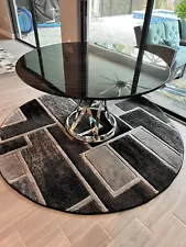 Round Marbled Dining Room Table With Chrome Base (floor Rug Included!)