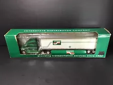 Interstate Dist. Co. Freightliner Century Class w/ 53' Trailer 1: 53 Scale