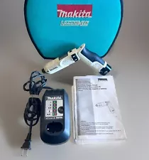 Makita TD020D 7.2V Cordless Impact Driver Li-ion Battery, Charger, Case, Manual