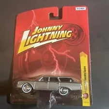 2012 Johnny Lightning 1960 Ford Country Squire Station Wagon