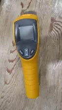 FLUKE 561 IR THERMOMETER