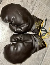 Rare Vintage EverlastU.S.A. 9oz Boxing Gloves Vintage Brown Leather Yellow Trim