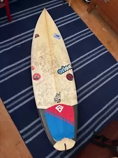 5:11 Short board surfboard. Used, three finned.