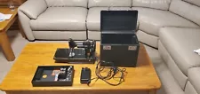 SINGER 221 FEATHERWEIGHT SEWING MACHINE WITH CASE AND ACCESSORIES