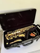 Yamaha YAS-475 Alto Saxophone with Hard Case