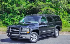 2001 Chevrolet Suburban NO RESERVE 8.1L V8 LOW MILES 4X4