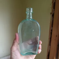 1870s AQUA UNIQUE LYNDEBOROUGH,NH GLASS WORKS COFFIN WHISKEY FLASK APPLIED LIP