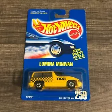 Hot Wheels 1995 Mainline ∞ Blue Card #259 ∞ Chevy Lumina APV Minivan