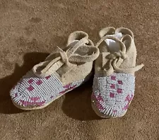 One Neat Pair Of Beautiful Native American Lakota Sioux Beaded Baby Moccasins