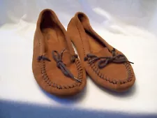 Minnetonka Sued Moccasins Ladies Size US 11