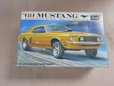 Revell 1969 Ford Mustang Hardtop 428 Cobra Jet Shaker Original 1969 Issue 1/25