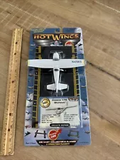 Hot Wings 13107 1:87 Plane Cessna 172 Skyhawk Collector Edition 2011