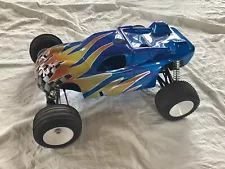 Vintage Duratrax Evader ST 2wd Nitro 1/10 scale Stadium Truck, Estate Sale Find