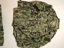 2 US Navy USN NWU Type III Working Uniform Blouse Jacket Medium xShort “SEABEES”