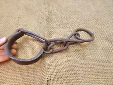 ANTIQUE JAIL RESTRAINTS PRISON PRISONER LEGCUFFS SHACKLES LEG IRONS ANCIENT LOCK