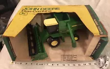 NIB Ertl John Deere Titan Combine w/ Grain Head 1/24 Scale Yellow Top w/ Box NOS