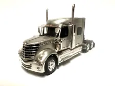 DCP / FIRST GEAR 1/64 SCALE INTERNATIONAL LONESTAR SILVER