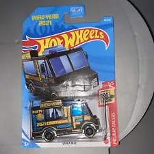 2021 Hot Wheels QUICK BITE Holiday Racers-2021 New Years SHIPPING INCLUDED!