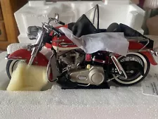 FRANKLIN MINT 1965 ELECTRA GLIDE HARLEY DAVIDSON MOTORCYCLE WITH SIDE CAR