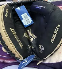 NWT Mizuno Prospect Youth Baseball Catchers Mitt, Right Hand Throw