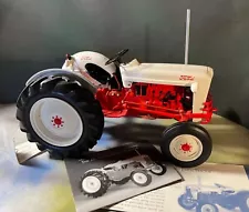 1953 Ford Jubilee Tractor Franklin Mint precision models 1:12 red white metal