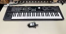 ROLAND VR-09 KEYBOARD SYNTHESIZER W/ ORIGINAL POWER SUPPLY & STOW BAG NICE