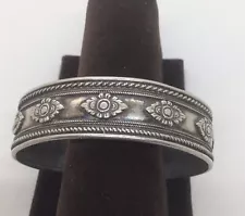 Up for sale is a vintage sterling silver cuff bracelet. it weighs 55 grams.