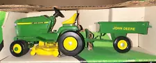 ERTL JOHN DEERE LAWN & GARDEN TRACTOR WITH DUMP CART~1988~#5594~1/16 SCALE