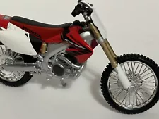 MAISTO 31104 HONDA CRF450R 1/12 MOTORCYCLE DIRT BIKE RED