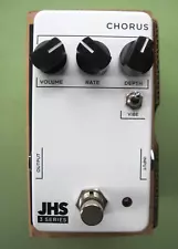 JHS 3 Series Chorus Guitar Pedal W/ Box & Extras