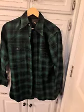 Pendleton Mens Button Down Long Sleeve Shirt Green Pure Wool Vintage