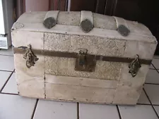 Antique Vtg Shabby Chic Beige Camel Back Hump SMALL Trunk 24" x 13" x 17" Tall