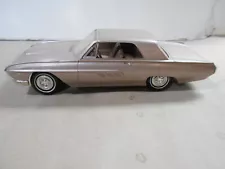 AMT 1963 Ford Thunderbird Hardtop Promo 1/25