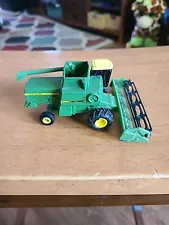 Ertl John Deere Turbo II Combine Diecast 1/64 Farm Tractor Grain