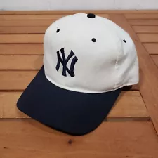 Vintage New York Yankees MLB Hat Cap Men's Snapback New Era Pro Model White