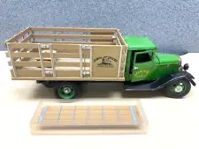 New ListingSpec Cast John Deere Limited Edition 1934 Ford Stake Bed Truck Diecast 1:24