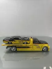 Maisto Elite Transport Yellow Tow Truck/'70 Plymouth GTX 1/64 Scale