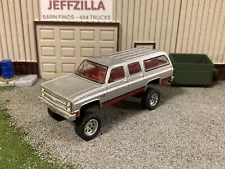 1981 Chevy Suburban Lifted 4x4 Truck 1/64 Diecast Custom Greenlight 4WD Off Road