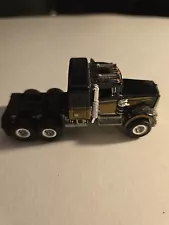 1:64 Hot Wheels Smokey and the Bandit '75 Kenworth FANTASTIC DISPLAY Semi. NM!!