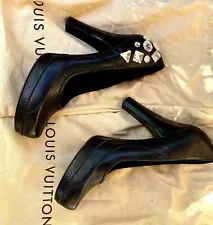 Louis Vuitton High Heels Pumps. EU 40