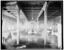 Photo:Dining room, the Club, Pointe aux Barques