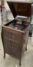 Antique Victrola Record Player