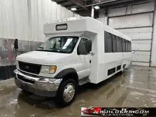 2003 Ford Econoline E-550 Superduty Cutaway Passenger Van