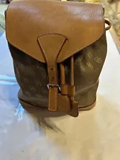 Dooney & Bourke Woman’s Backpack